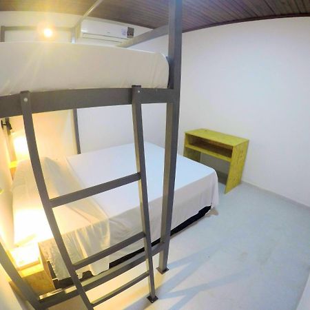 Hostel Da Milla Презіденті-Фіґейреду Екстер'єр фото