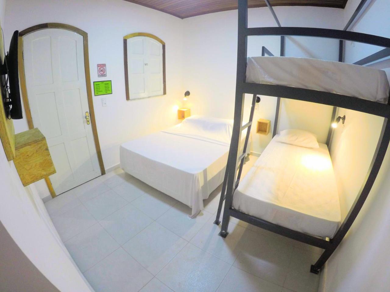 Hostel Da Milla Презіденті-Фіґейреду Екстер'єр фото
