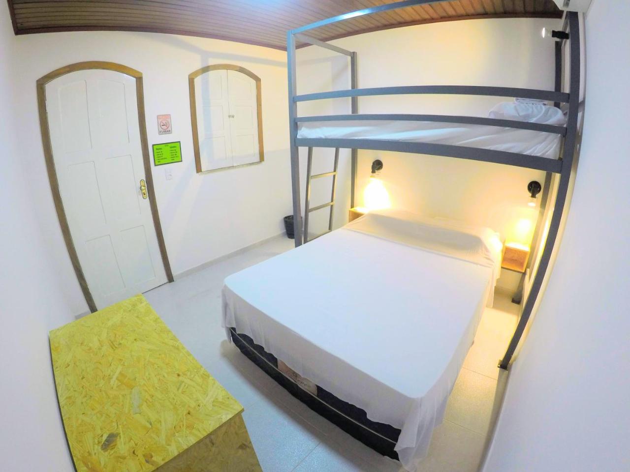 Hostel Da Milla Презіденті-Фіґейреду Екстер'єр фото