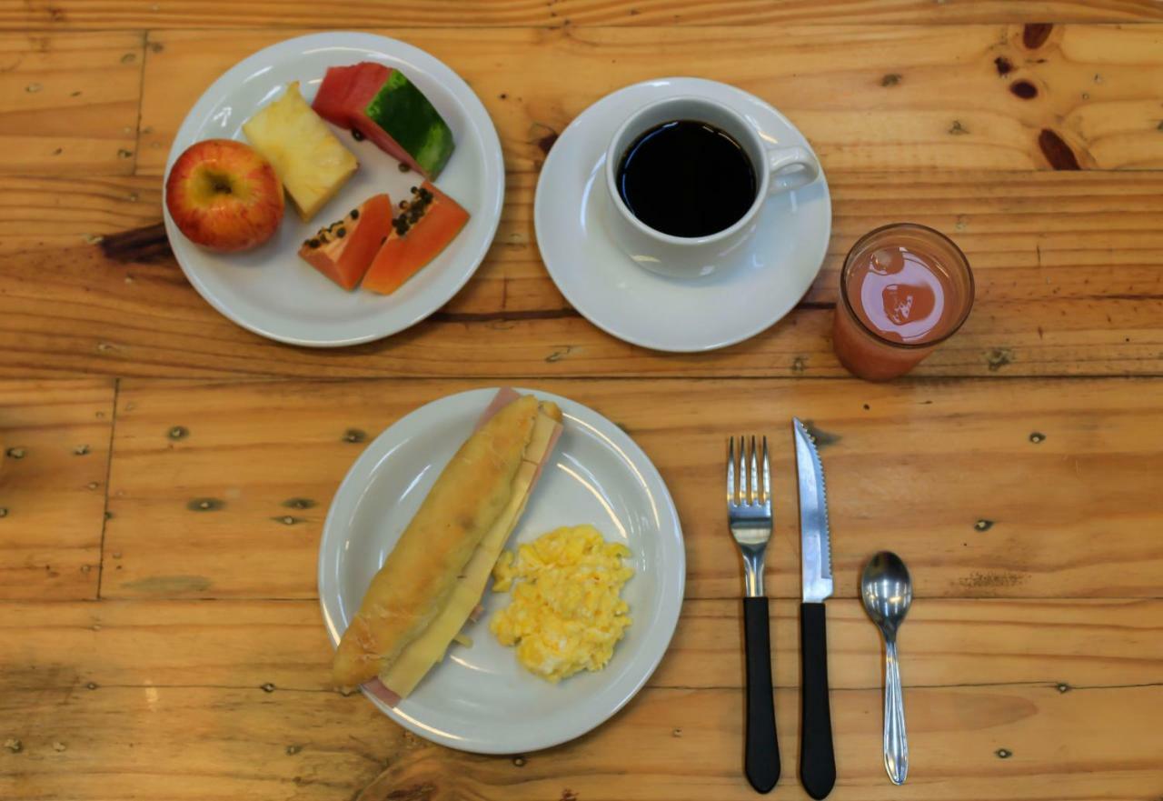 Hostel Da Milla Презіденті-Фіґейреду Екстер'єр фото